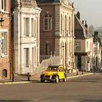 Entre Nous Hotel